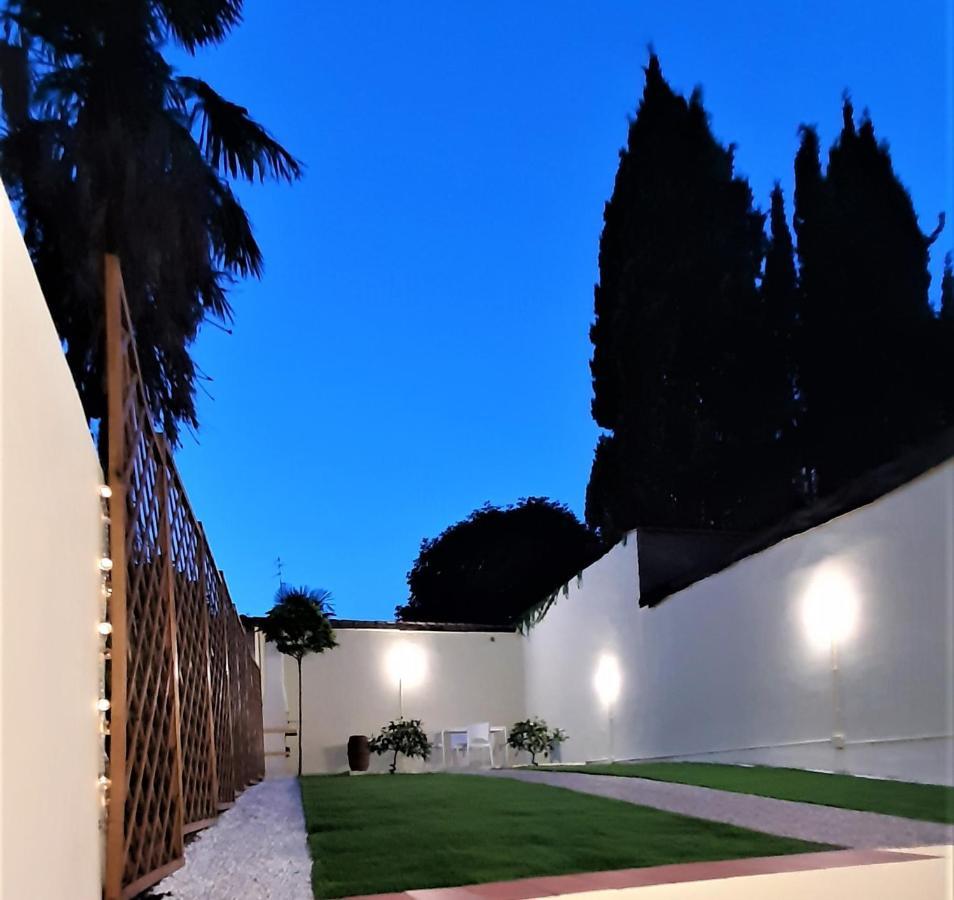 Movie Star Apartment With Garden Florencie Exteriér fotografie