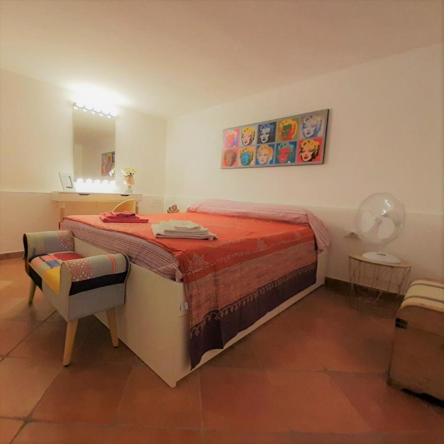Movie Star Apartment With Garden Florencie Exteriér fotografie