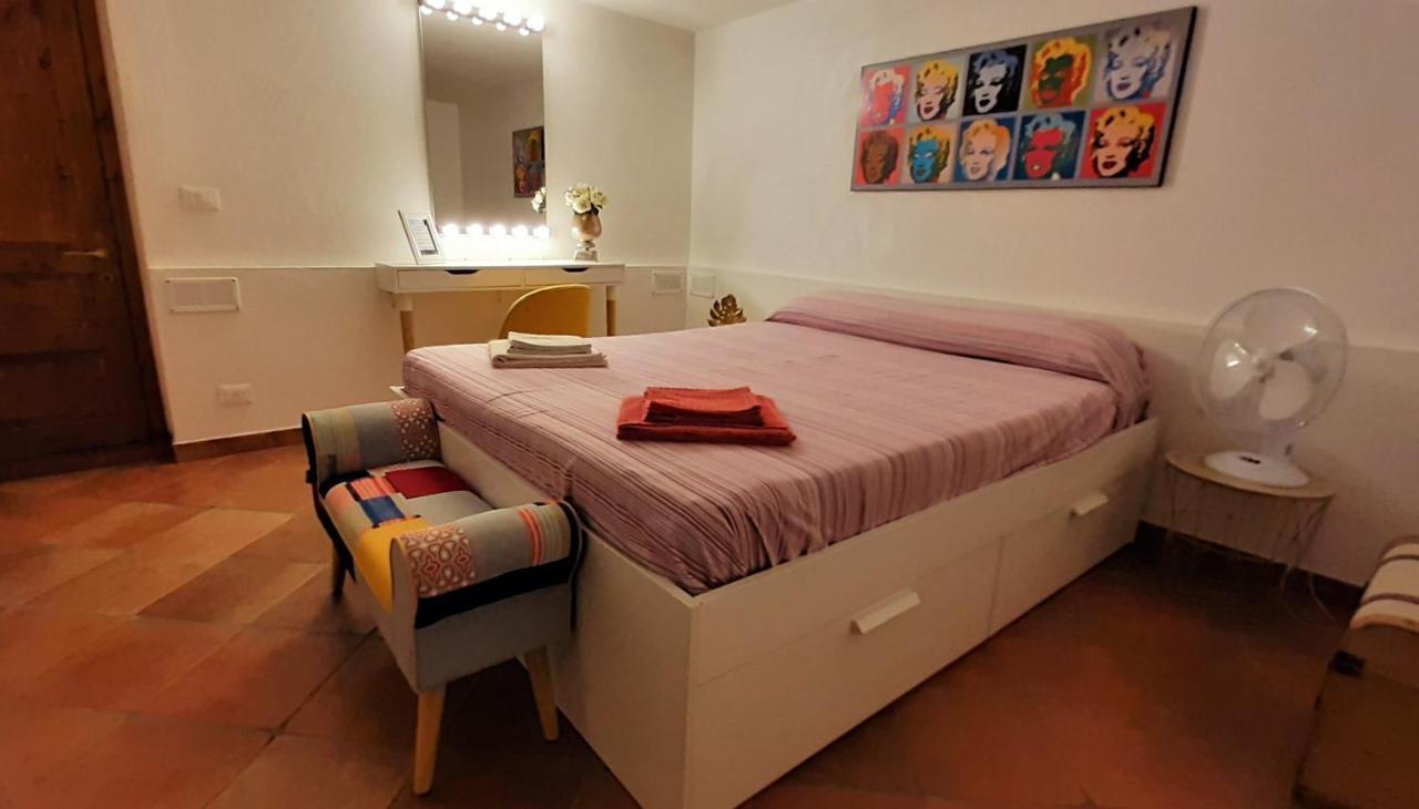 Movie Star Apartment With Garden Florencie Exteriér fotografie